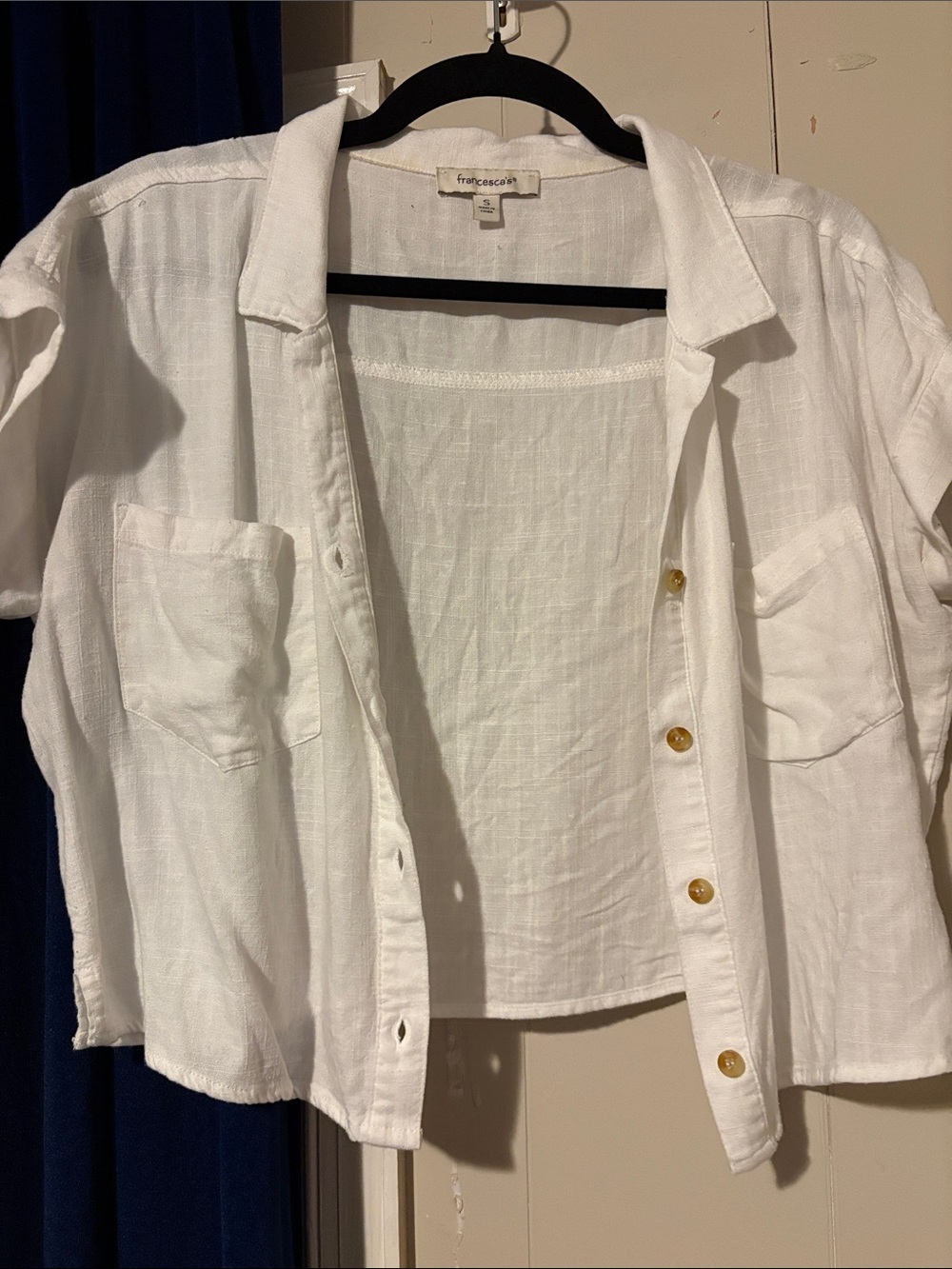 Francesca's Collections White Linen-Blend Short Sleeve Button-Down